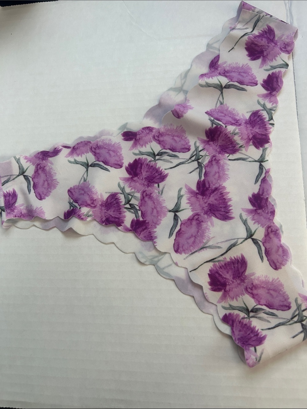Laser cut panties White / Purple floral XS